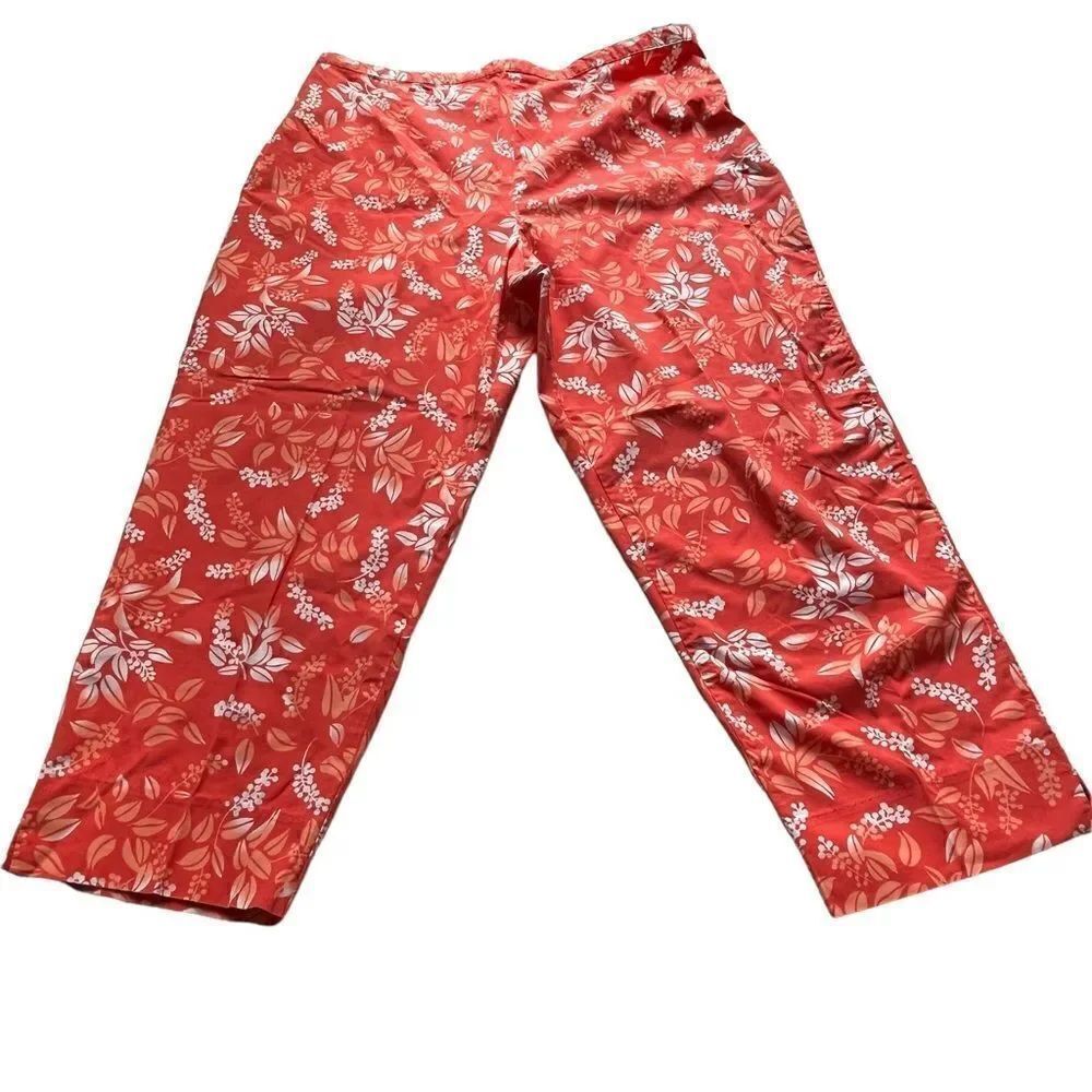 White Stag Stretch Capris Orange and White Floral Size 12 side zip and button